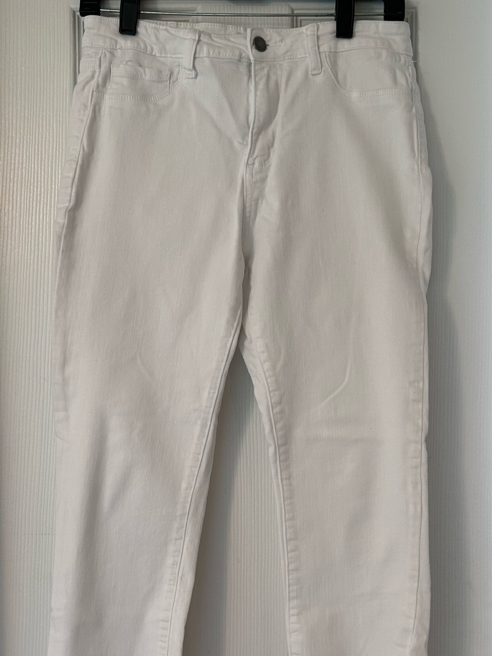 Cello Size 9 (Juniors/Women's sizing) Jeans